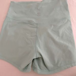 Til you collapse Mint colored resilient 4” short, size medium 8. Amazing shorts!